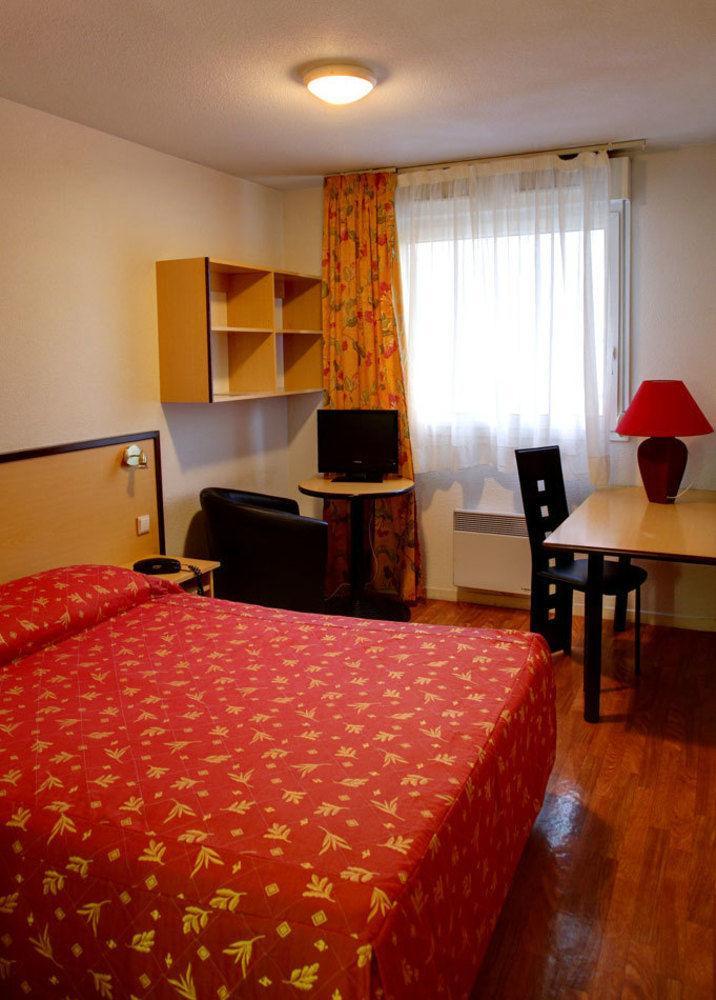 KOSY Appart'hôtel Le Champ De Mars Reims Buitenkant foto