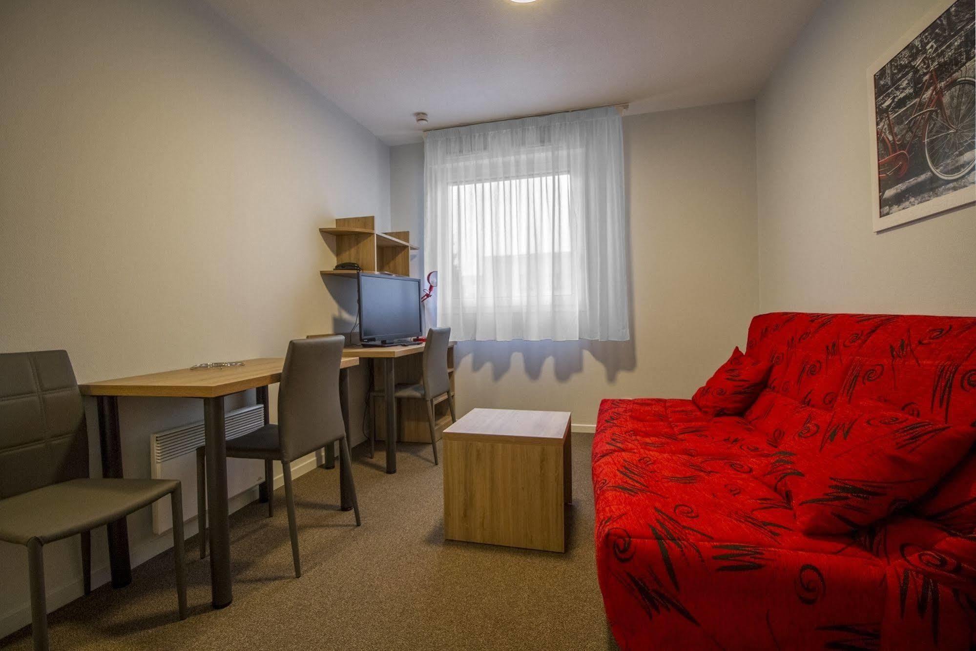 KOSY Appart'hôtel Le Champ De Mars Reims Buitenkant foto
