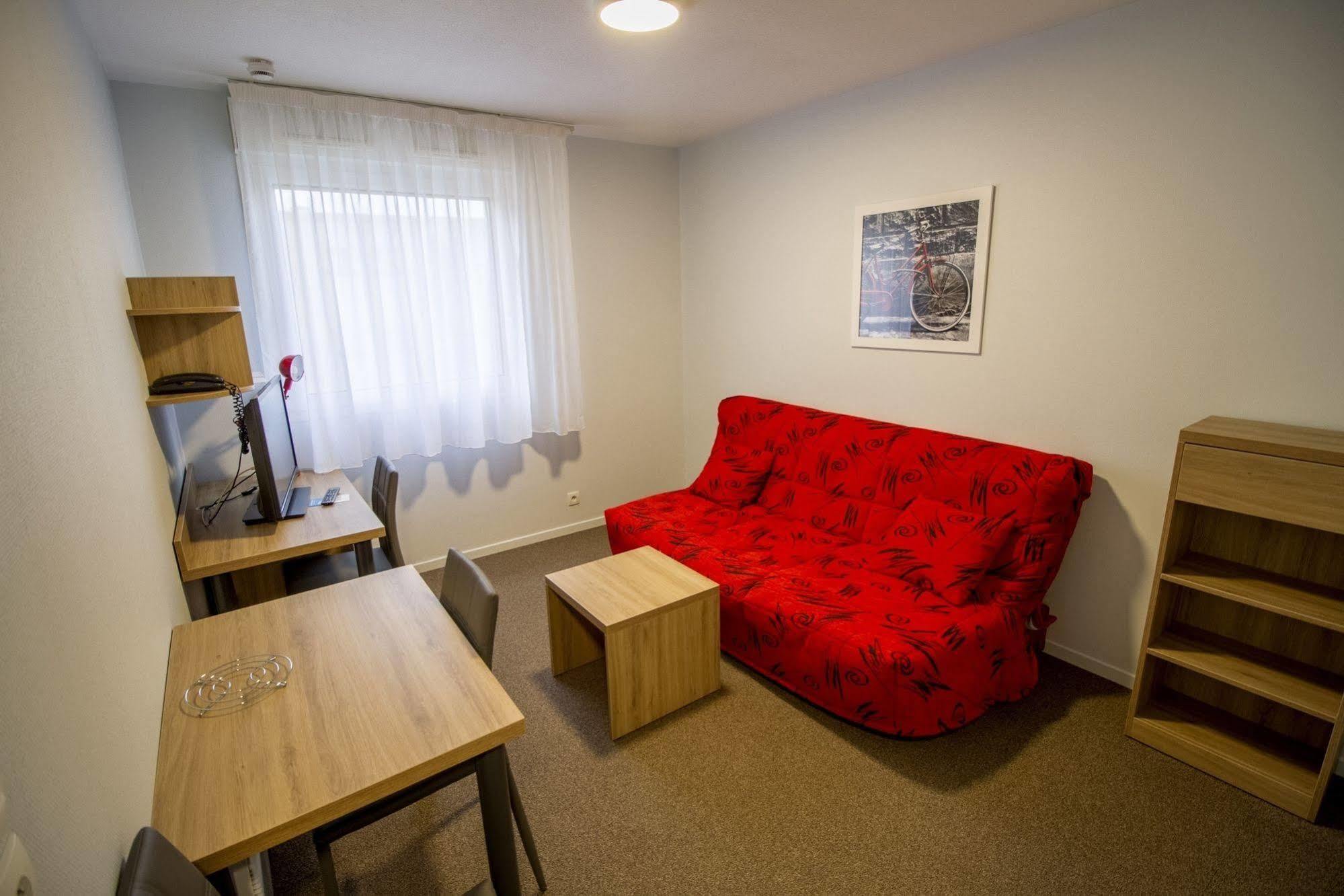 KOSY Appart'hôtel Le Champ De Mars Reims Buitenkant foto