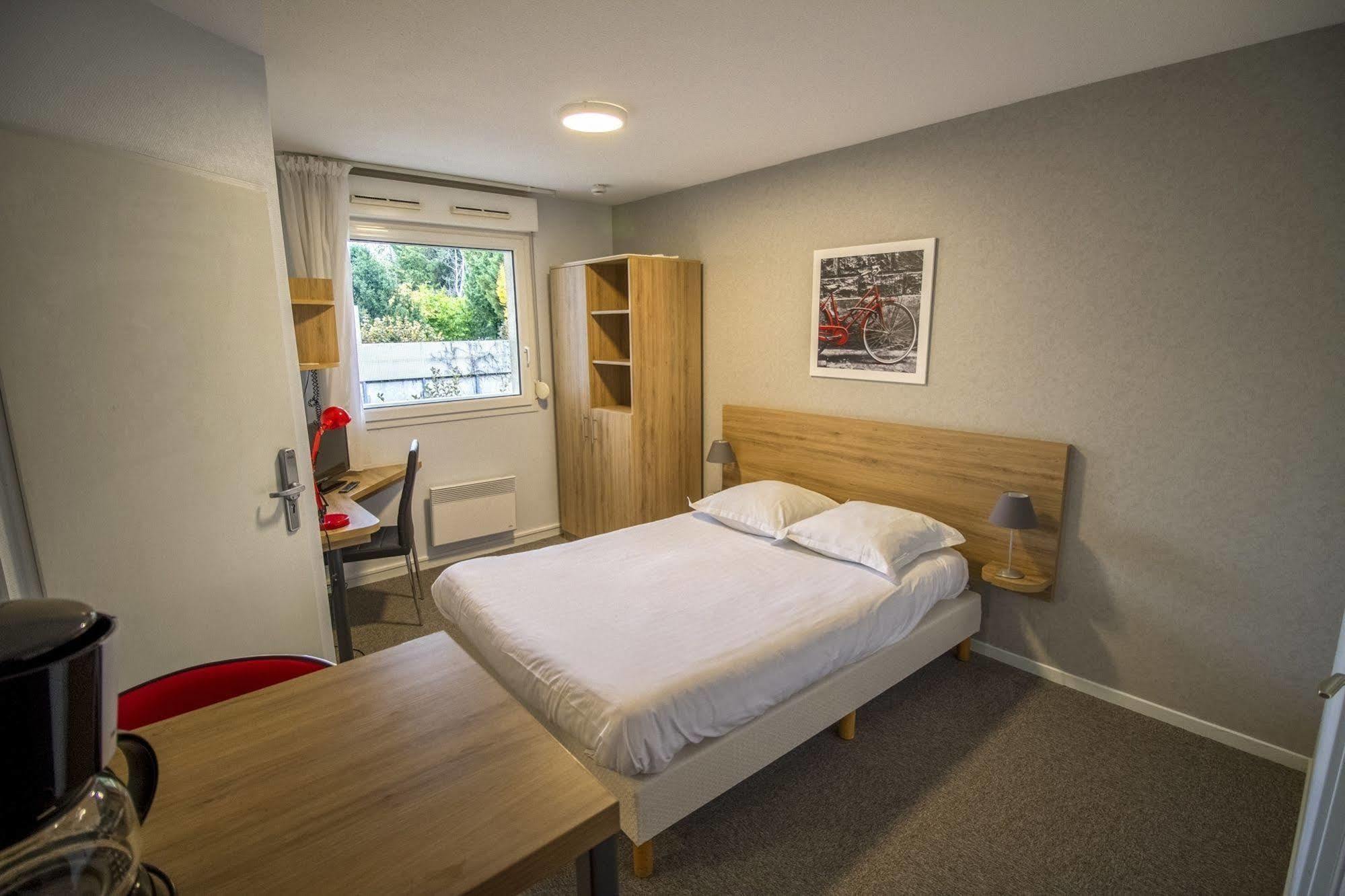 KOSY Appart'hôtel Le Champ De Mars Reims Buitenkant foto
