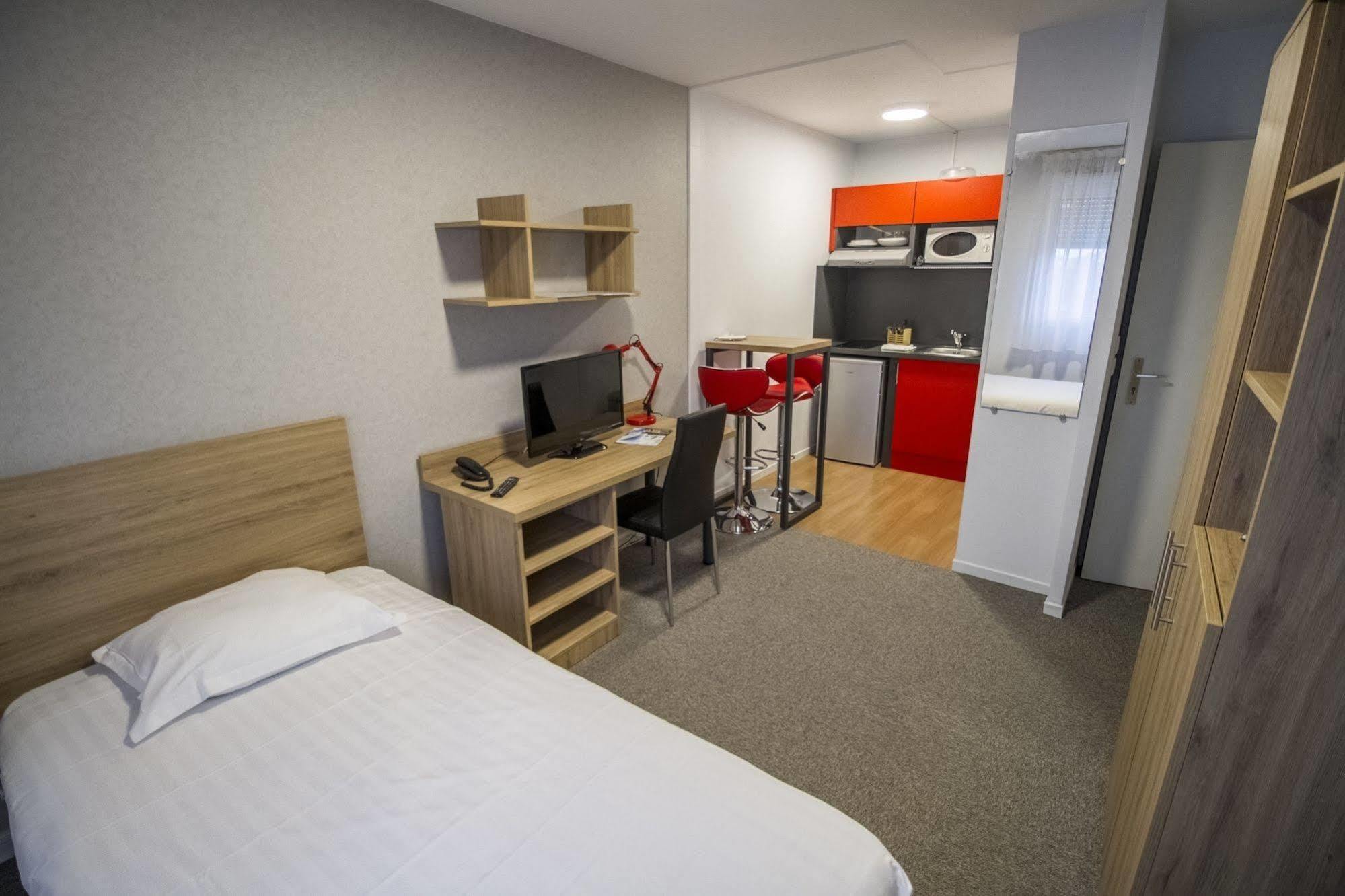 KOSY Appart'hôtel Le Champ De Mars Reims Buitenkant foto